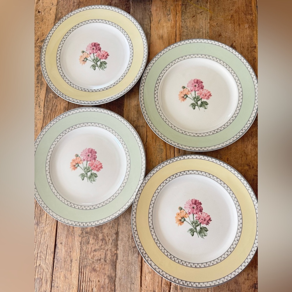 Set of 4 Stoneware Decorative Dinner Plates Microwave & Dishwasher Safe